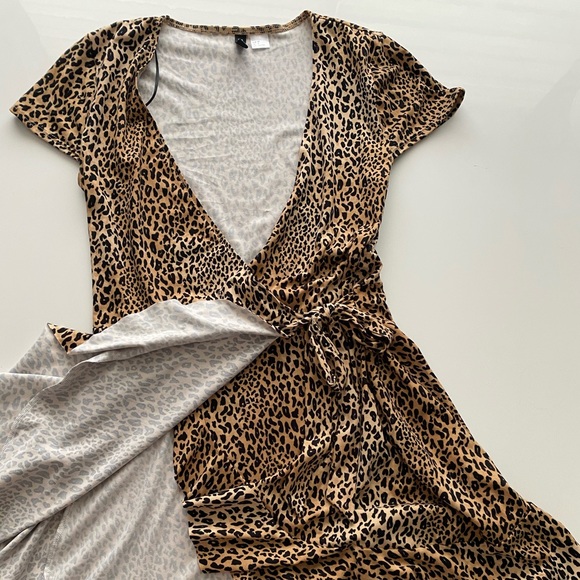 H&M CHEETA DRESS - Picture 6 of 6